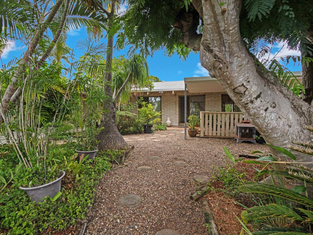 5 Lincolnfield St, Torquay, QLD 4655