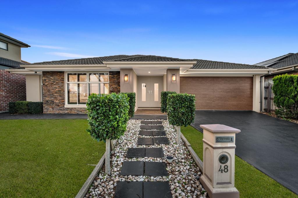 48 Hal Porter Tce, Lynbrook, VIC 3975