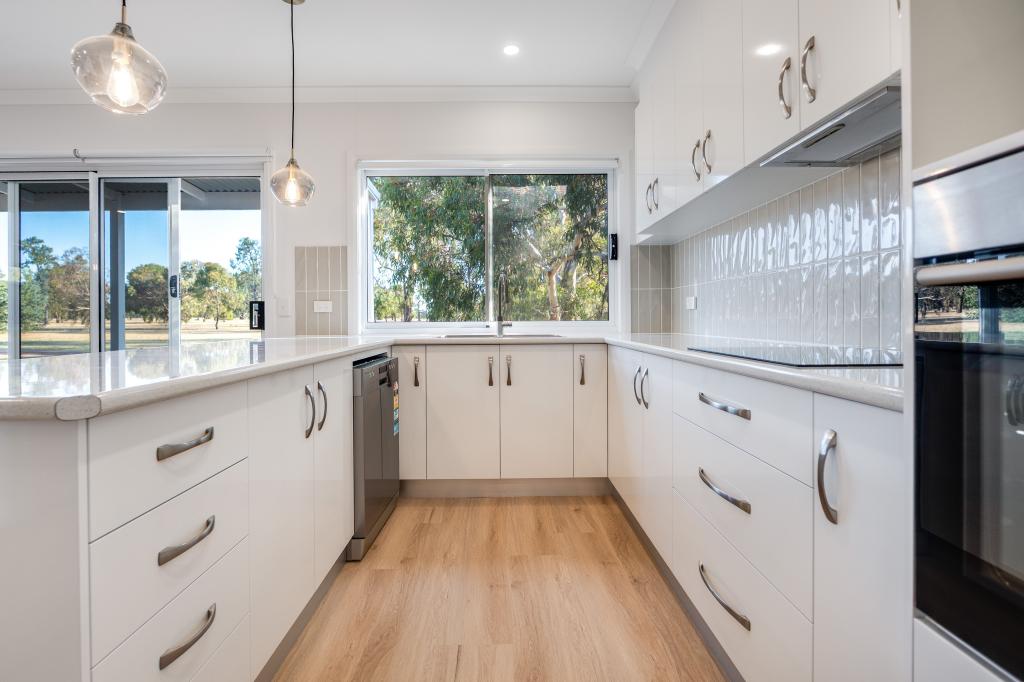 31 Sweetwater Dr, Henty, NSW 2658