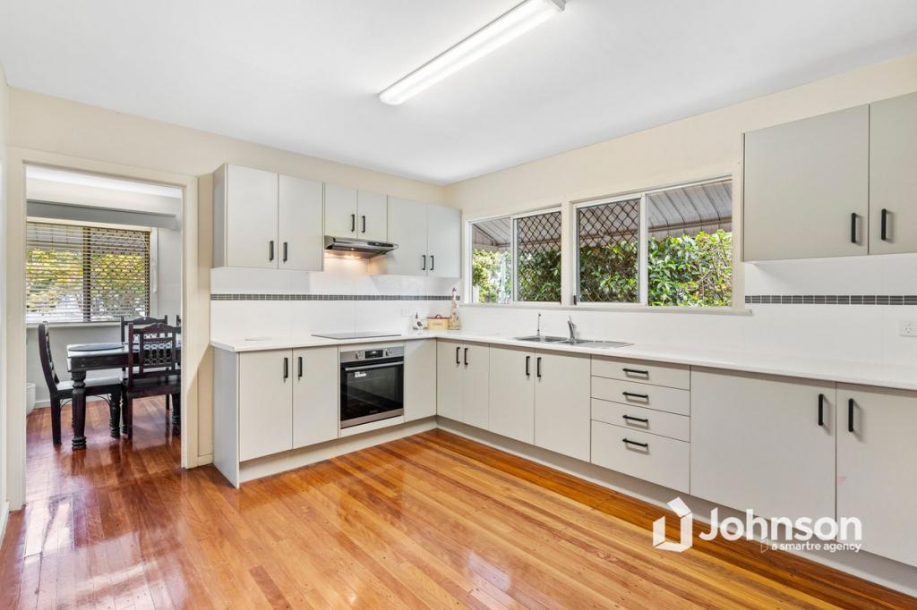 251 Wondall Rd, Wynnum West, QLD 4178