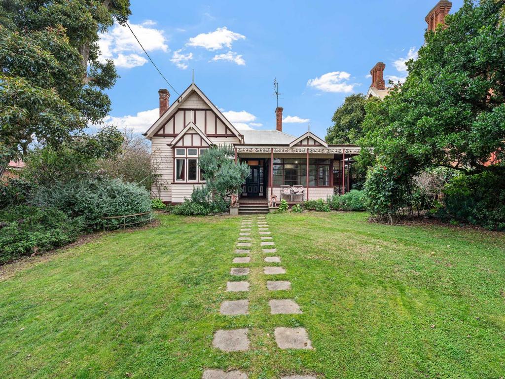 28 Gray St, Hamilton, VIC 3300
