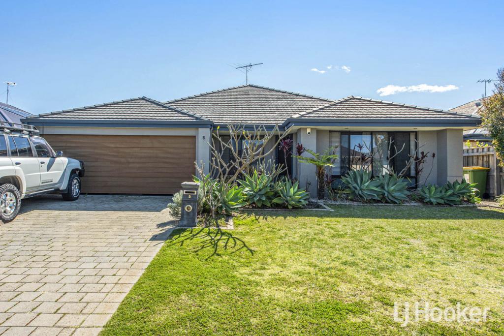 5 Marsdenia Rd, Halls Head, WA 6210