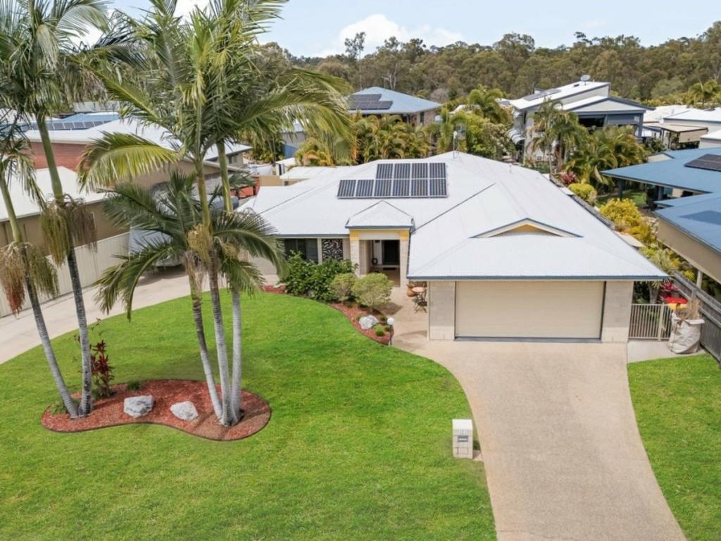 11 Riverside Dr, Tannum Sands, QLD 4680