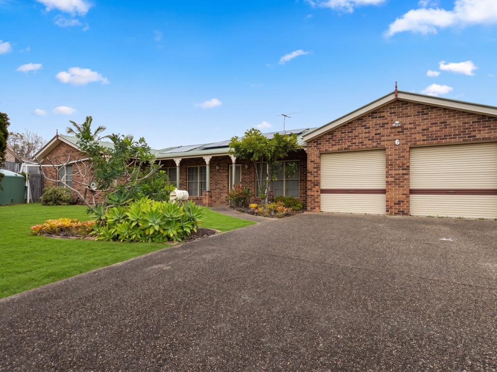 6 Bluefin Ct, Sandstone Point, QLD 4511