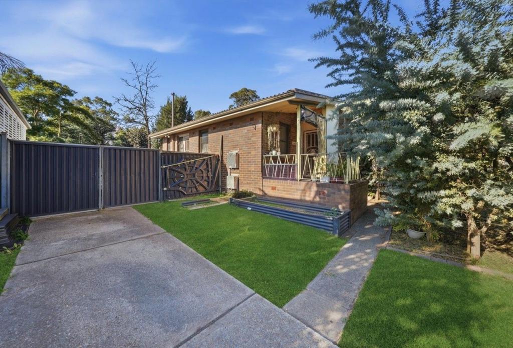 10 Bulolo Dr, Whalan, NSW 2770