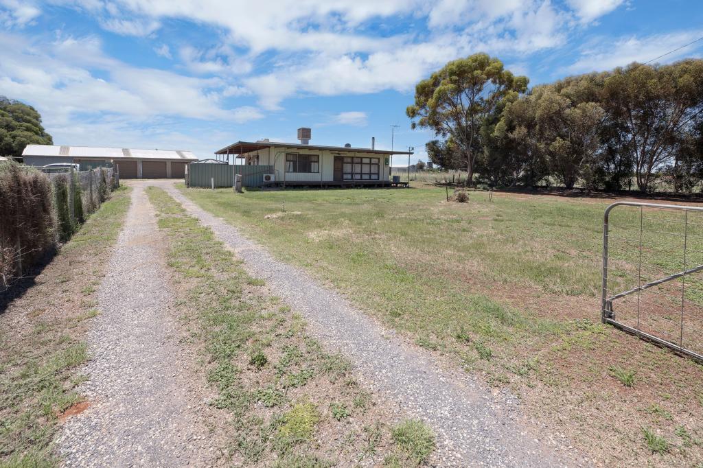 220 Lake Rd, Woorinen, VIC 3589