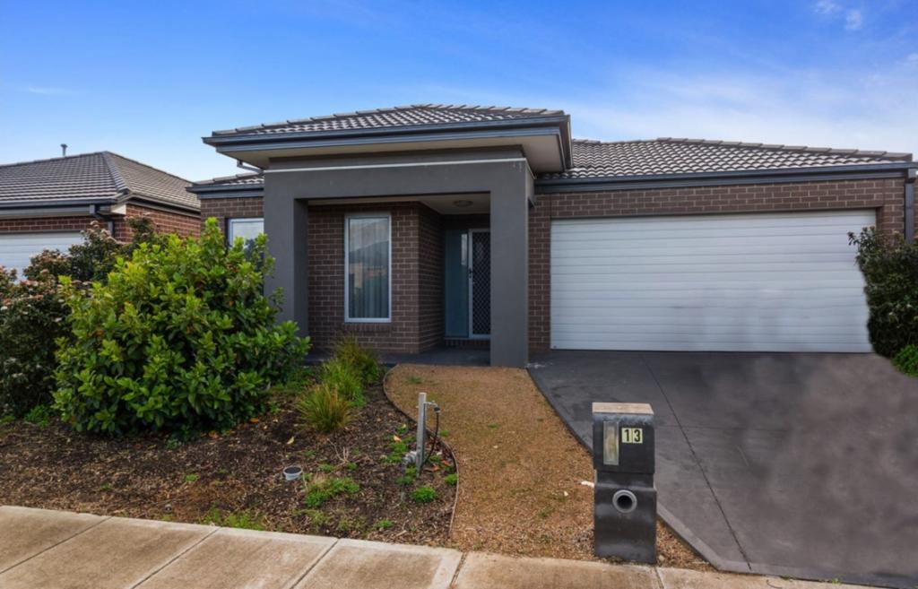4b2b2c/13 Ostend Cres, Point Cook, VIC 3030