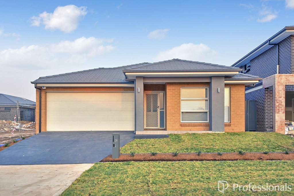 29 WIREGRASS AVE, DENHAM COURT, NSW 2565