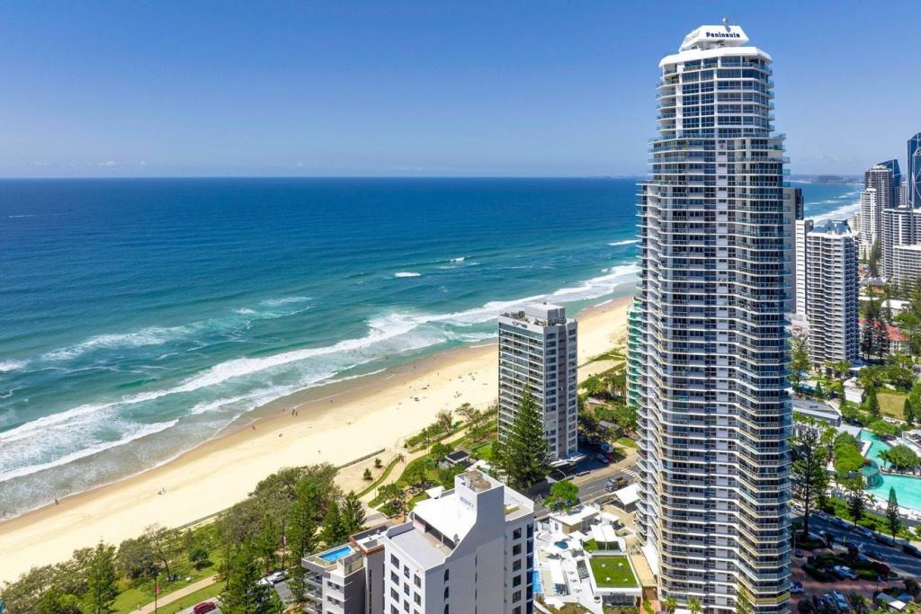 2a/5 Clifford St, Surfers Paradise, QLD 4217