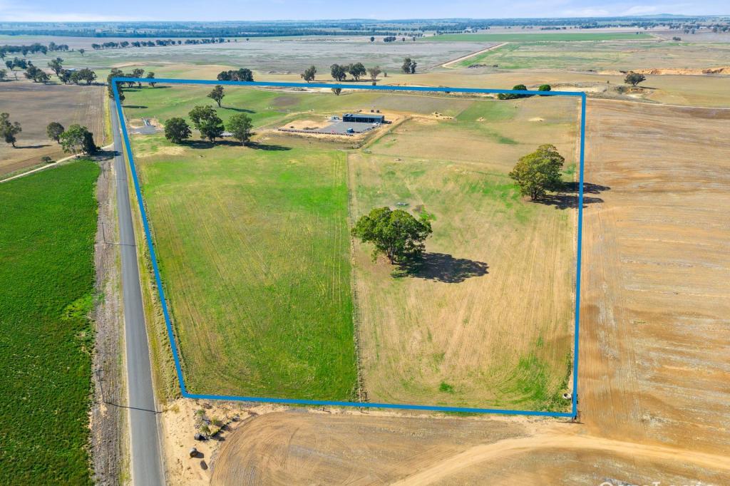 1 Quicks Rd, Tocumwal, NSW 2714