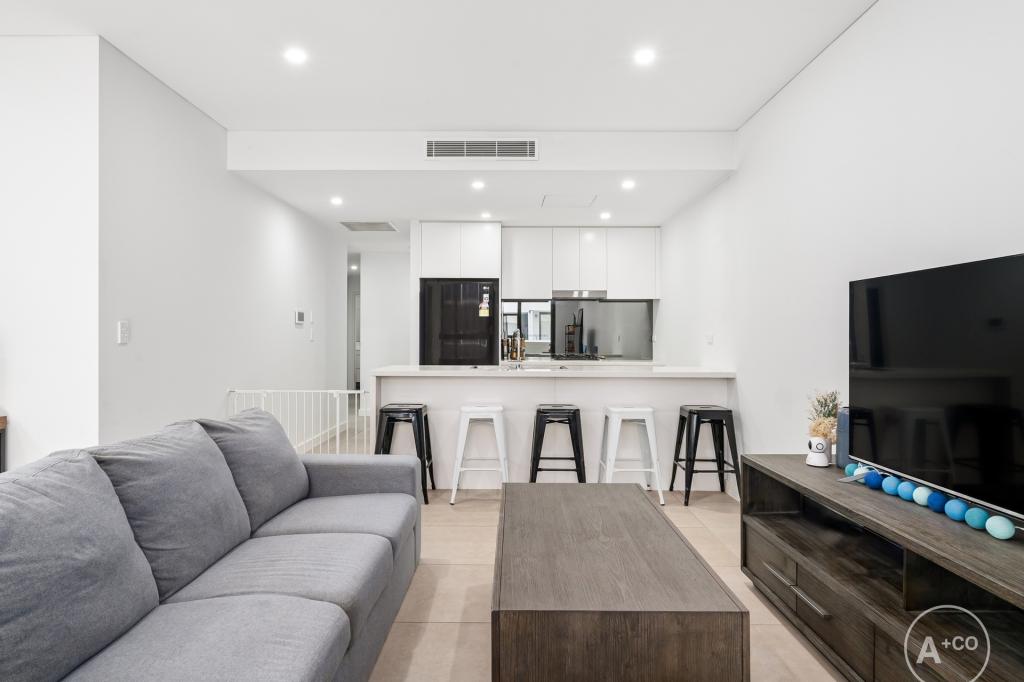 105/2 SAXBY CL, BOTANY, NSW 2019