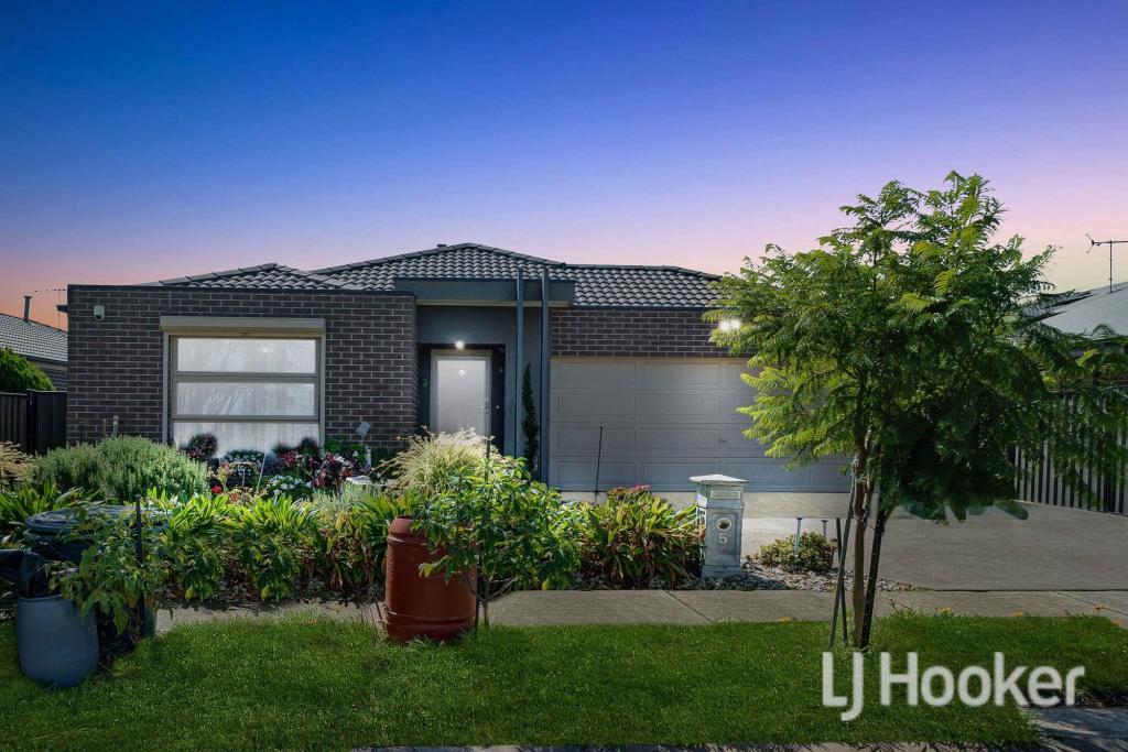 5 Wattle Bark Pl, Melton, VIC 3337