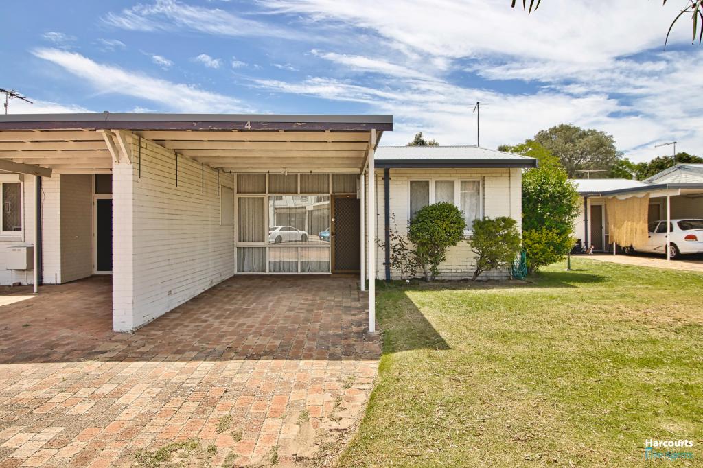 4/2 WANLISS ST, ROCKINGHAM, WA 6168