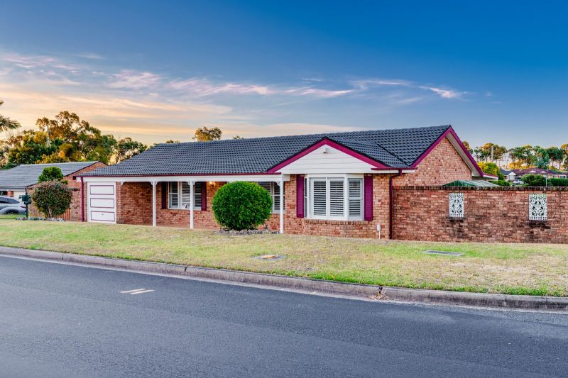 104 Emerald Dr, Eagle Vale, NSW 2558