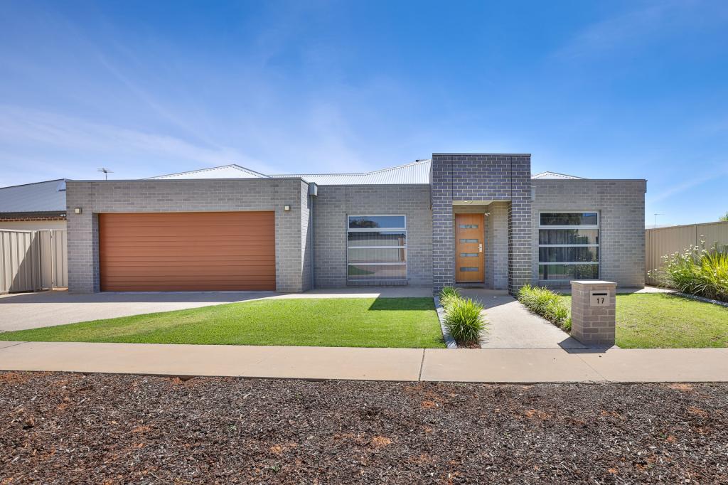 17 HERSTON DR, MILDURA, VIC 3500