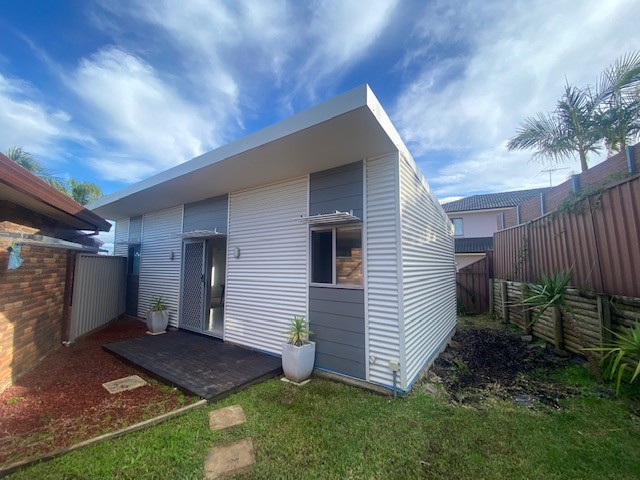 42 PENGUIN PDE, HINCHINBROOK, NSW 2168