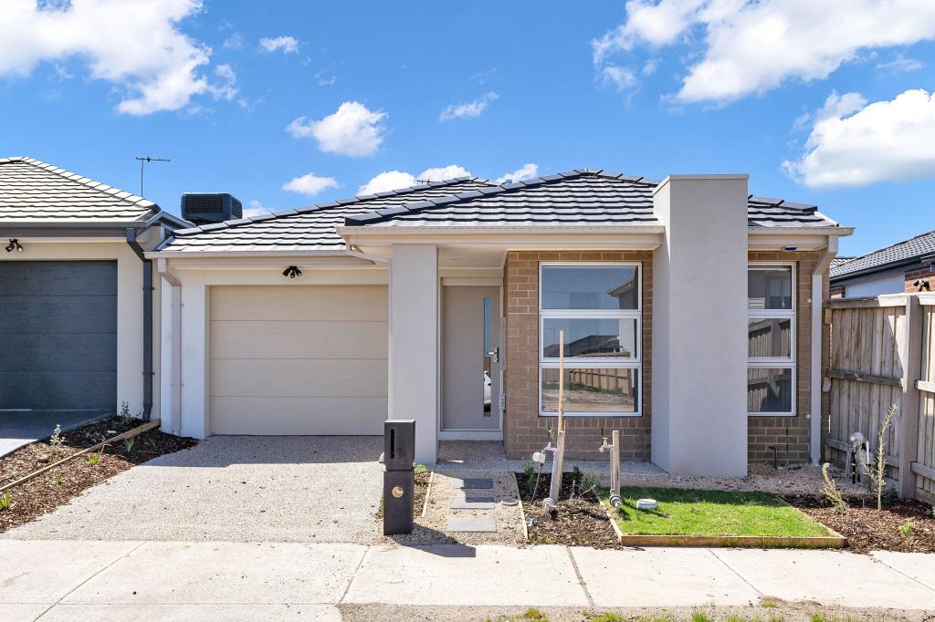 4 Brushton St, Manor Lakes, VIC 3024