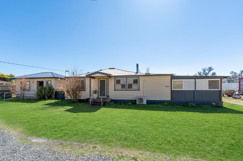 220w Hill St, Walcha, NSW 2354