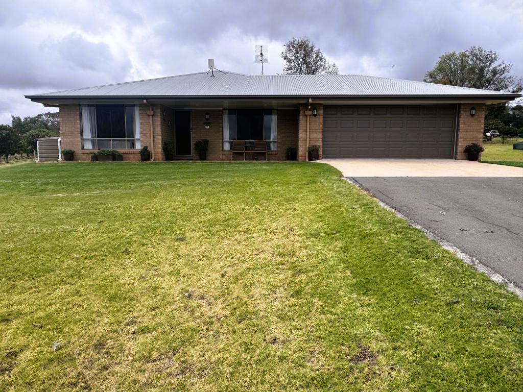 27 Couchmans Rd, Kingaroy, QLD 4610