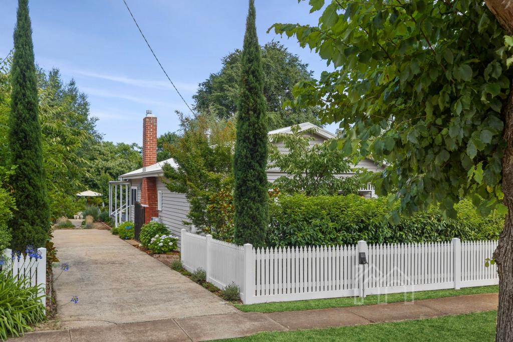 25 Cosmo Rd, Trentham, VIC 3458