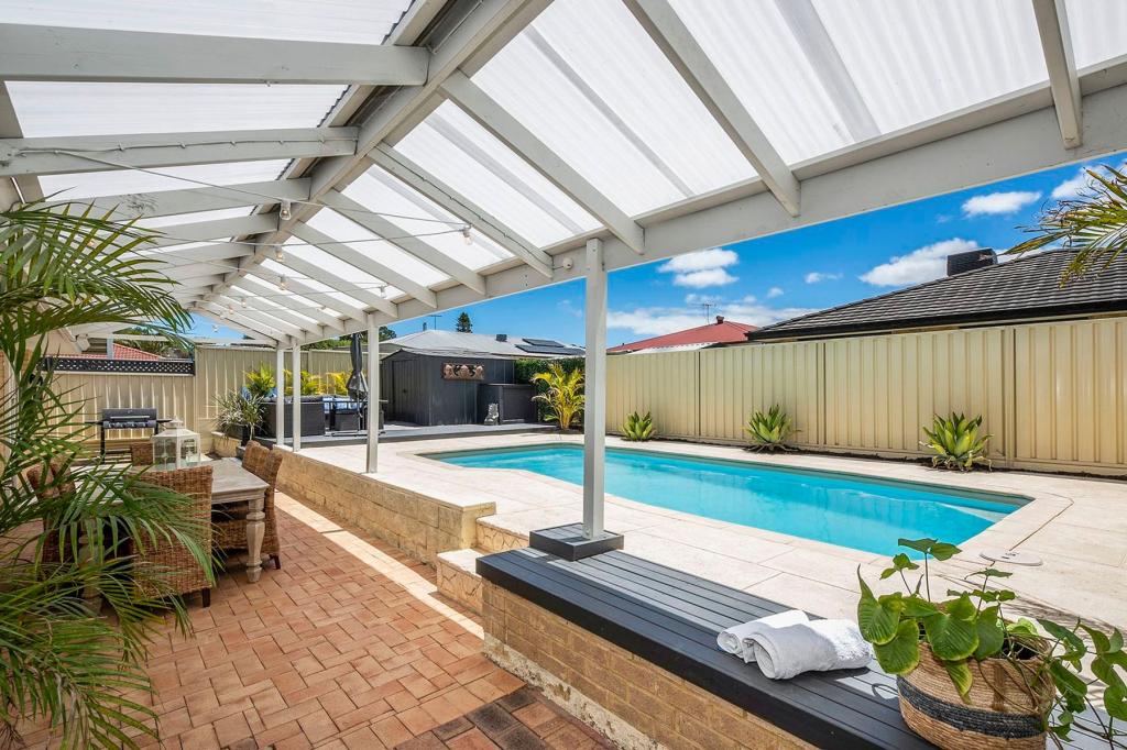 32 Mangrove Cct, Banksia Grove, WA 6031