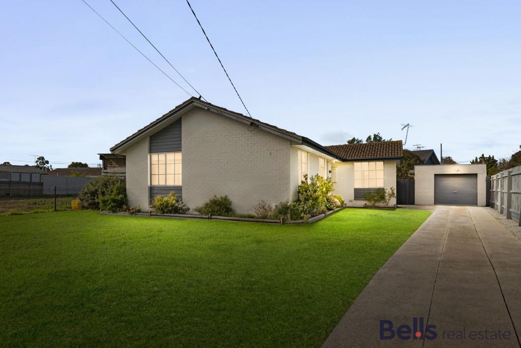 3 MCCOUBRIE AVE, SUNSHINE WEST, VIC 3020