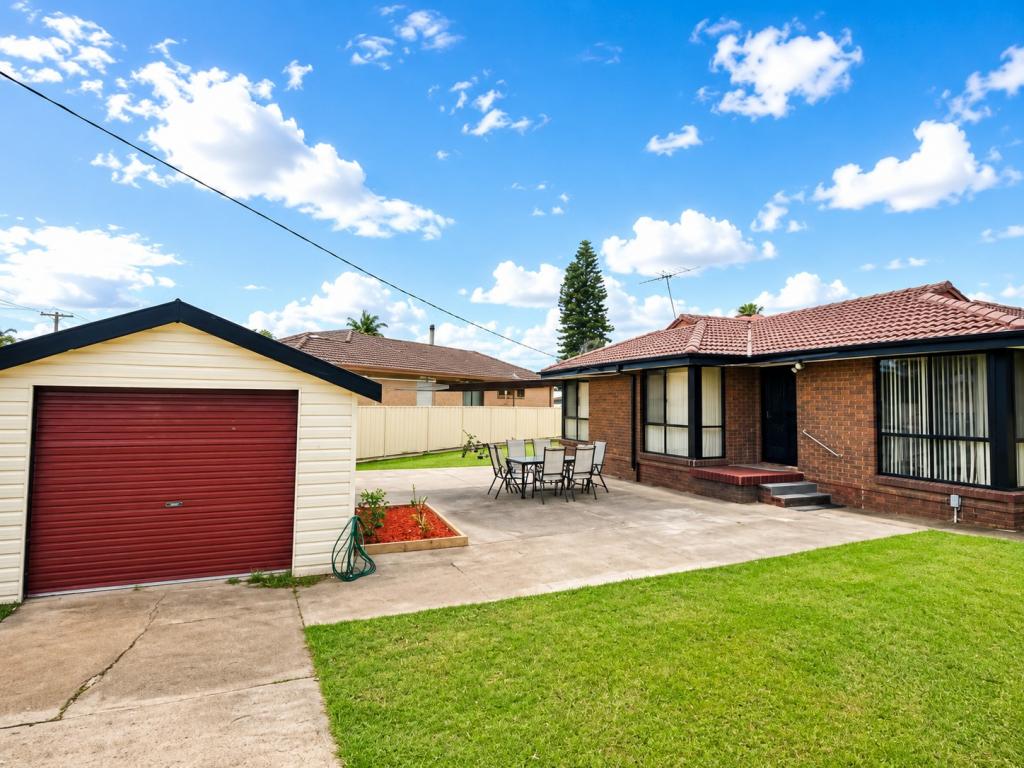 25 Moir St, Smithfield, NSW 2164