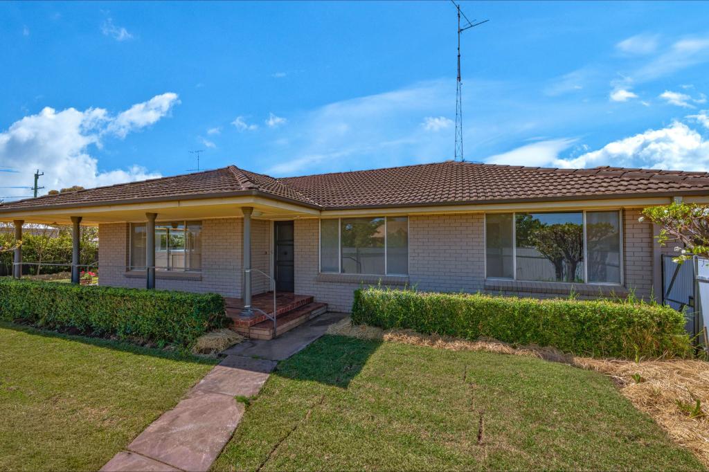 1 School St, West Wyalong, NSW 2671