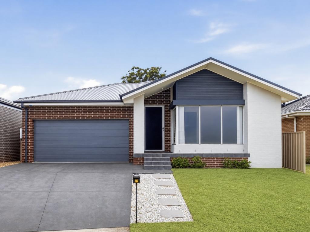27 Leggett St, Spring Farm, NSW 2570