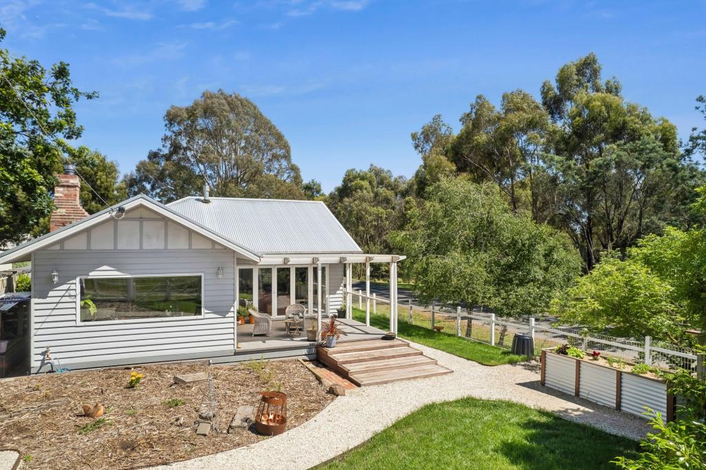 131 Quarry Rd, Woodend, VIC 3442