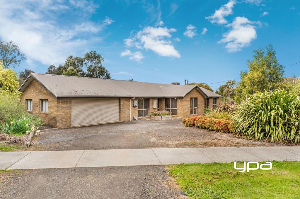 28 REGAN DR, ROMSEY, VIC 3434