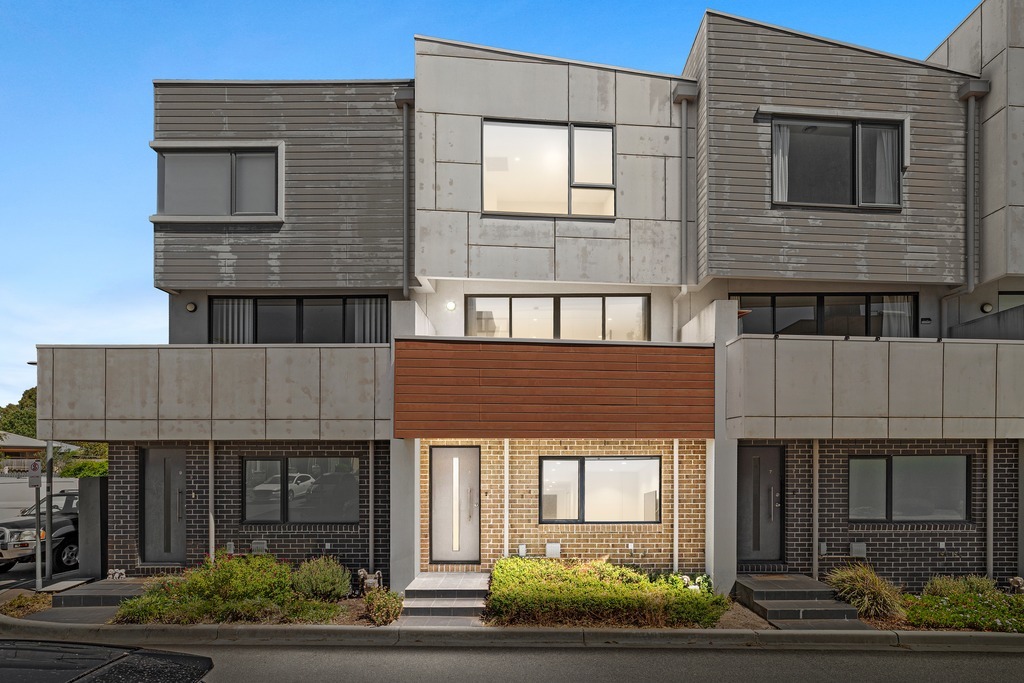 8 Aviary Gr, Thornbury, VIC 3071