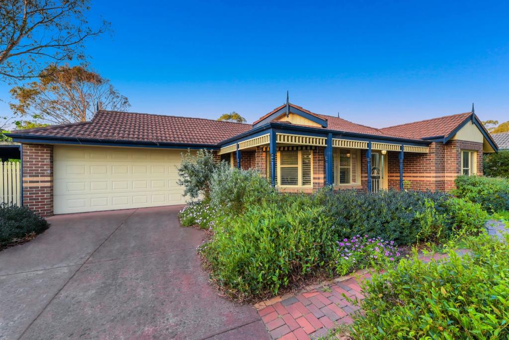 10 Magdalena Pl, Berwick, VIC 3806