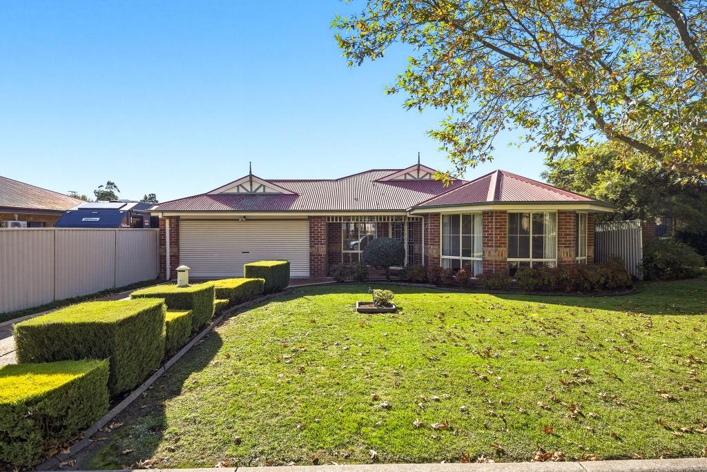 4 Cromwell Lane, Cranbourne East, VIC 3977