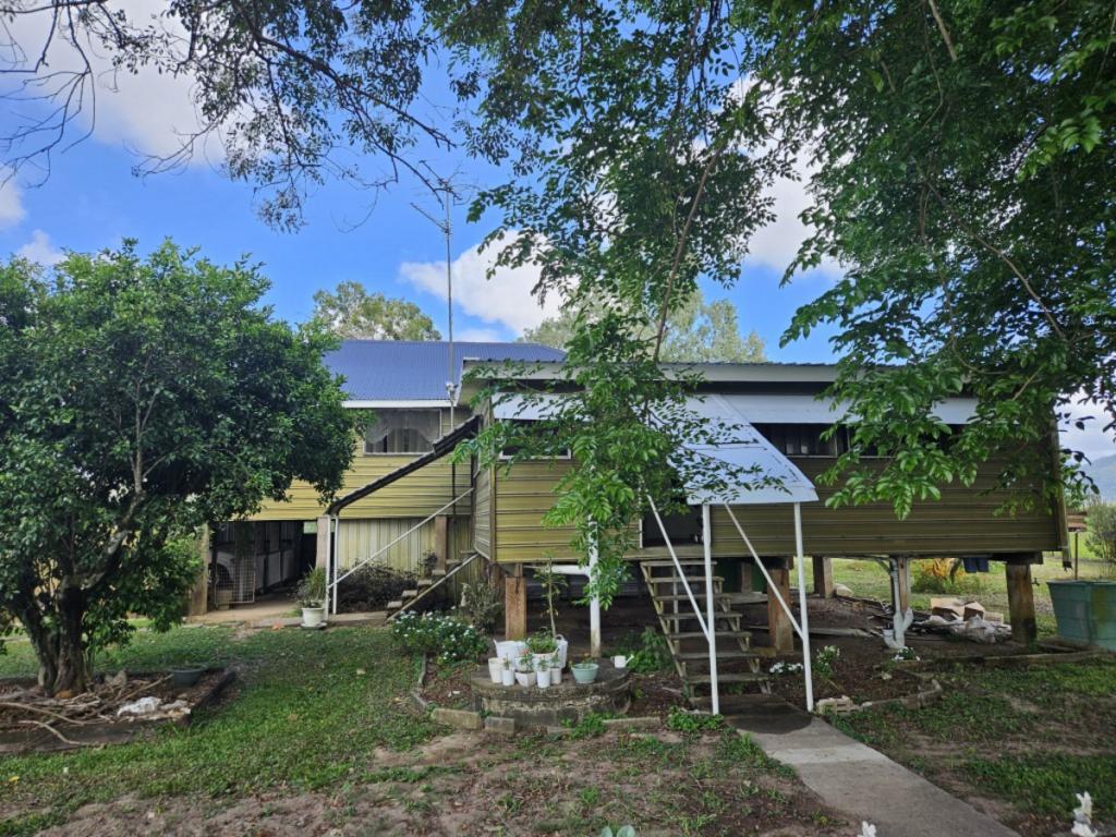 45 Gilbeys Rd, Hawkins Creek, QLD 4850