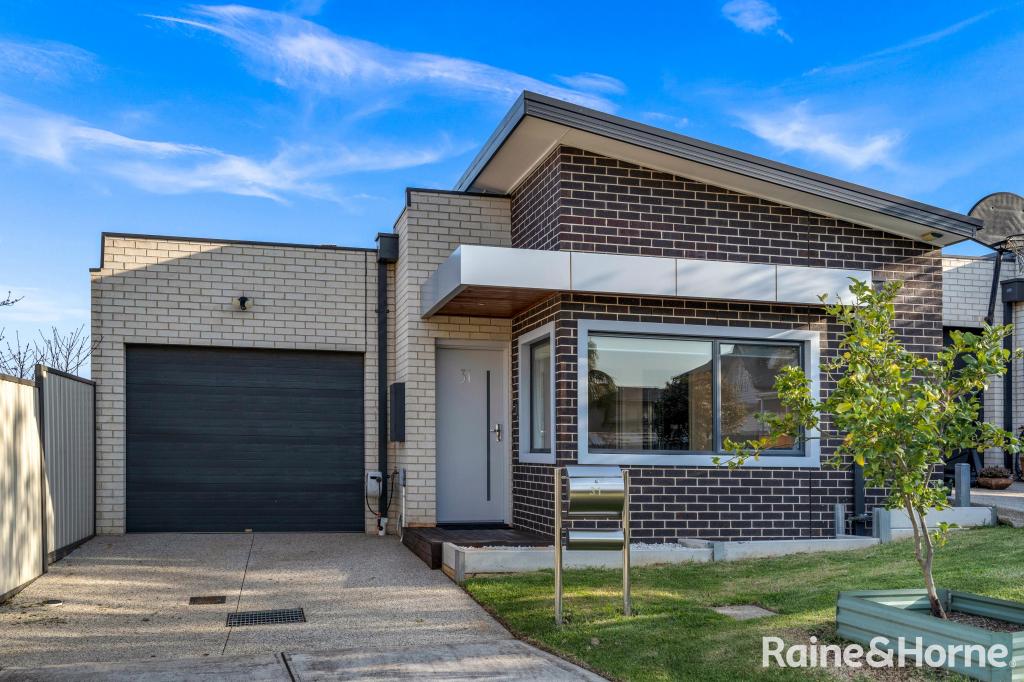 31 Peck Ave, Strathmore, VIC 3041