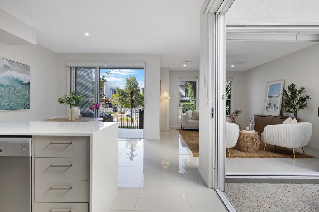 19 Round Bush Cres, Maroochydore, QLD 4558