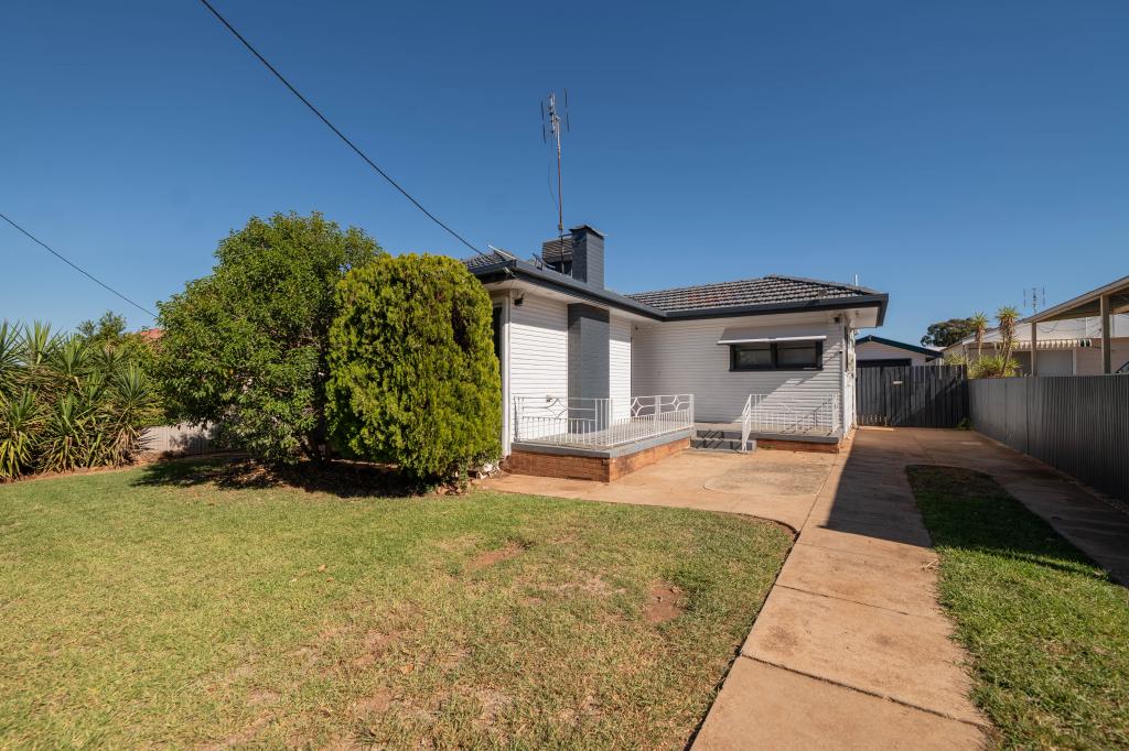 10 Wattle St, Parkes, NSW 2870