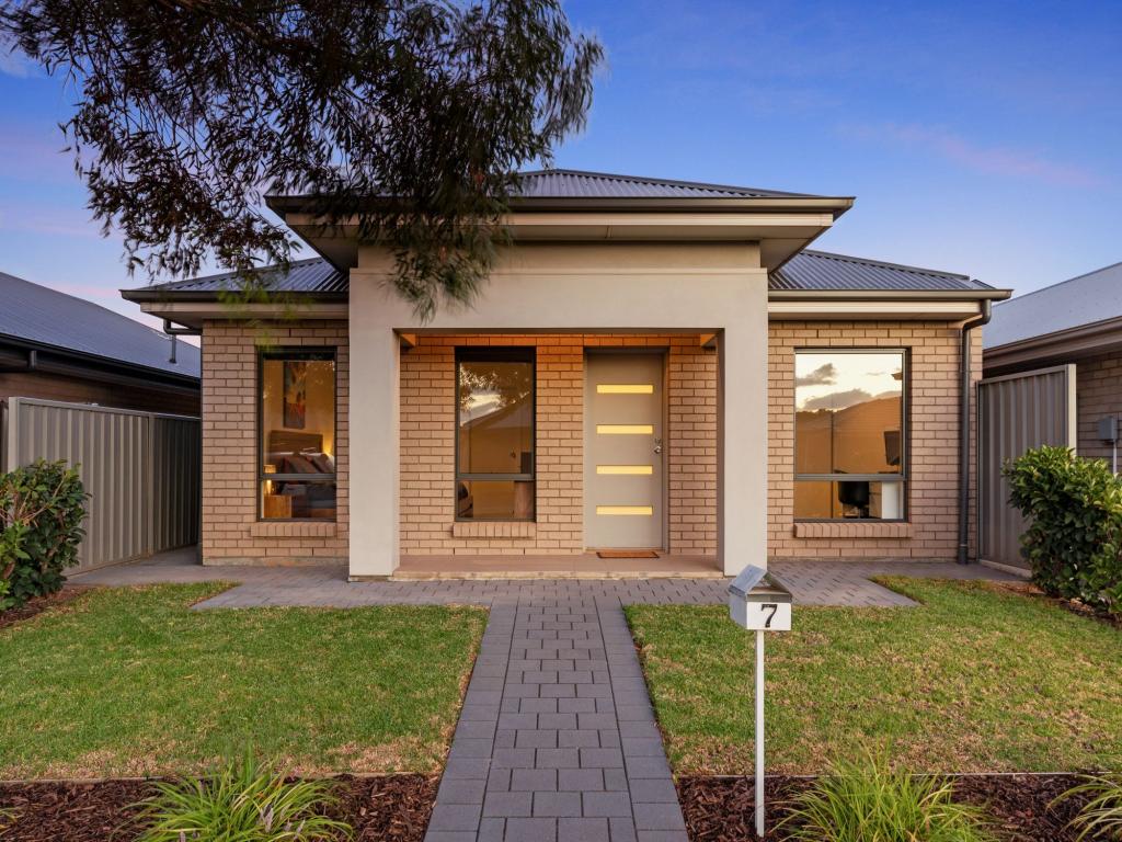 7 Gowrie St, Seaford Heights, SA 5169