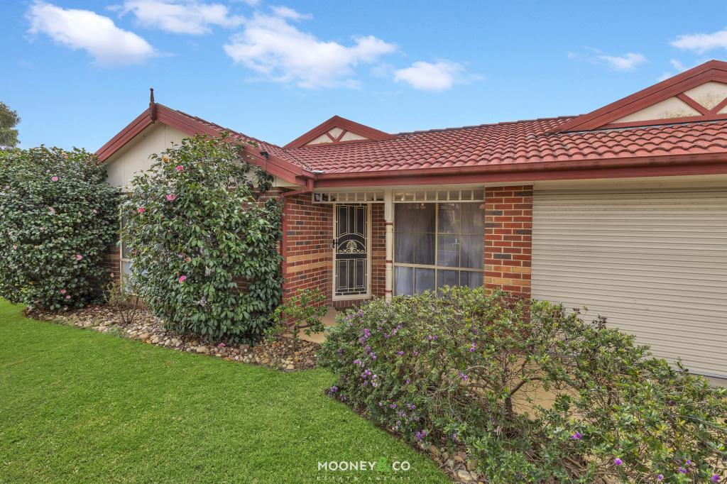 2 Stonehaven Ave, Cranbourne, VIC 3977