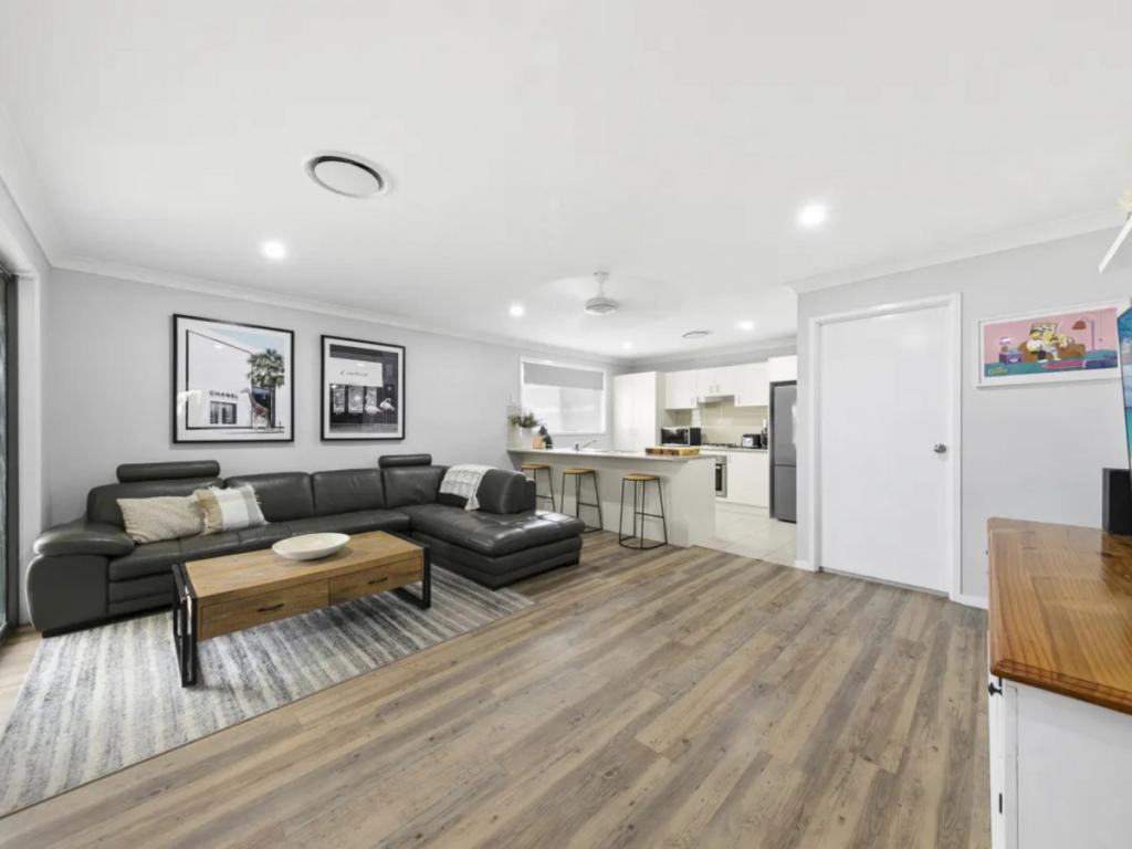 10 Hepburn Cl, Rutherford, NSW 2320