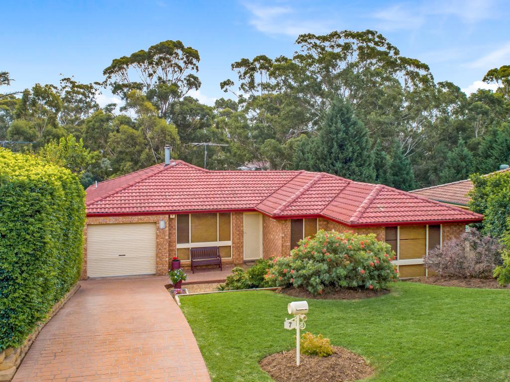 7 Lillyvicks Cres, Ambarvale, NSW 2560