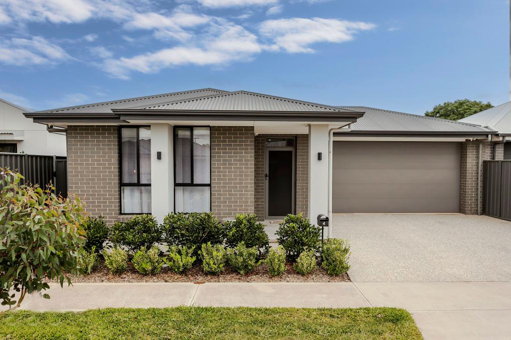 4 Cole Ave, Findon, SA 5023