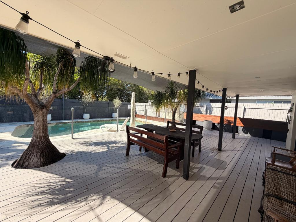 2 Tirau Pl, Broadbeach Waters, QLD 4218