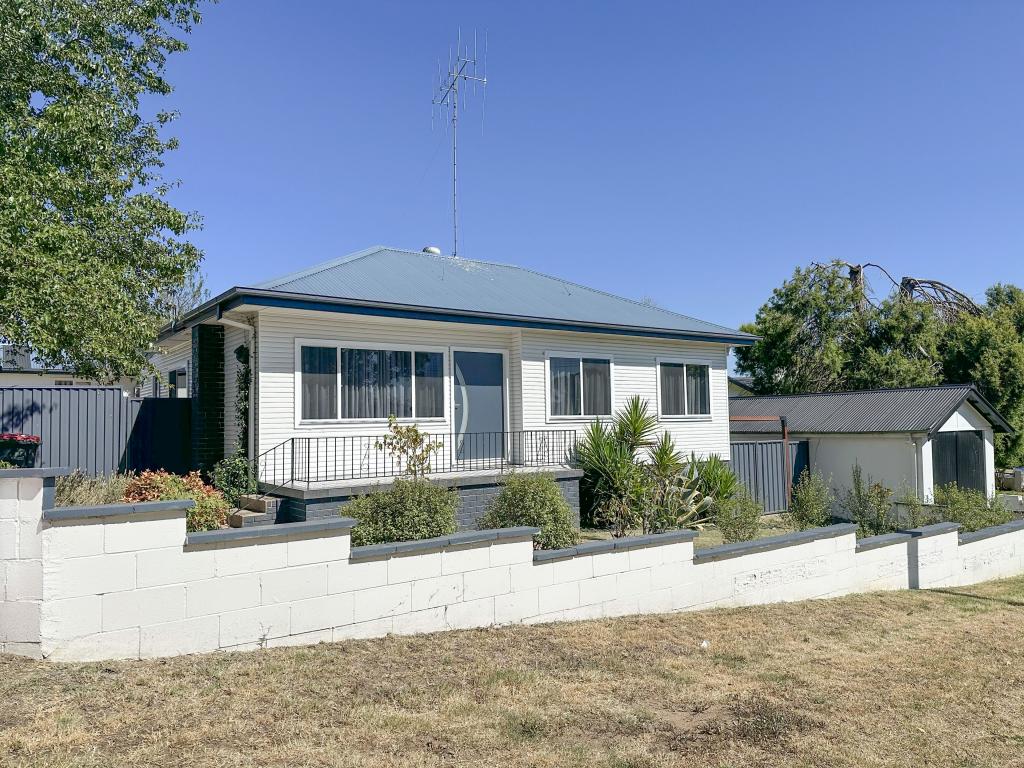 23 Macquarie St, West Bathurst, NSW 2795