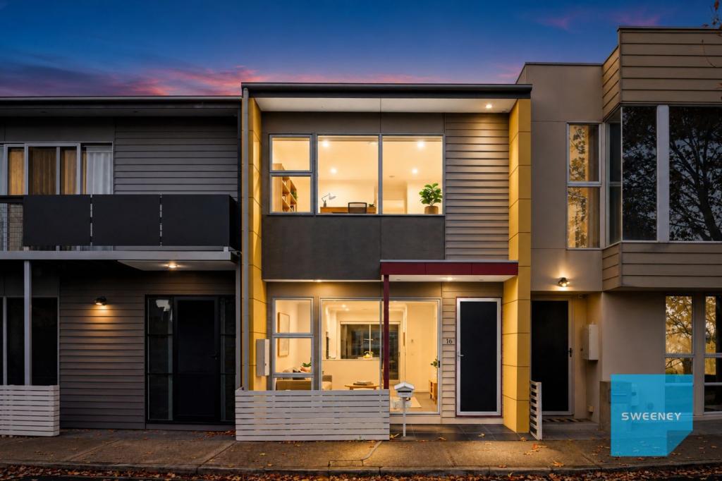 16 The Esplanade, Caroline Springs, VIC 3023