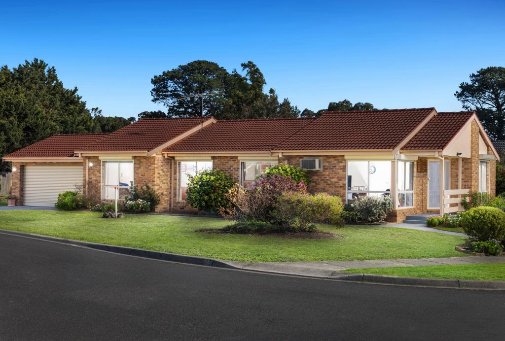 27 HORSFIELD ST, CRANBOURNE NORTH, VIC 3977
