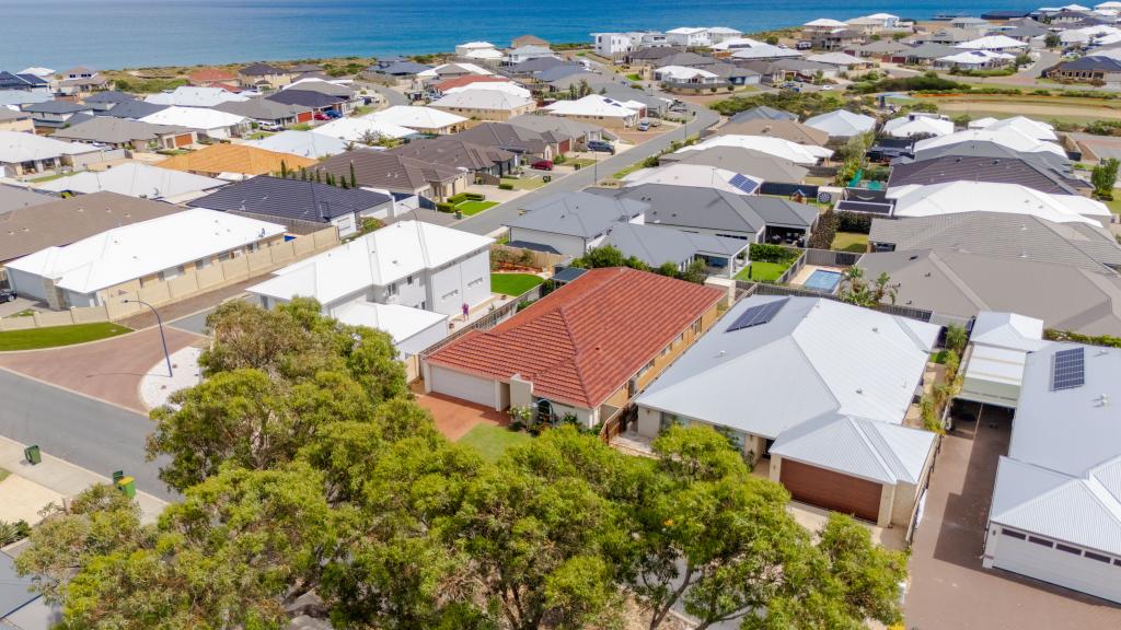 14 Solandri Turn, Halls Head, WA 6210