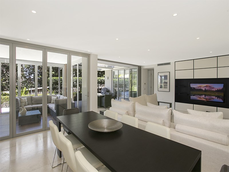 2/88 Beach St, Coogee, NSW 2034