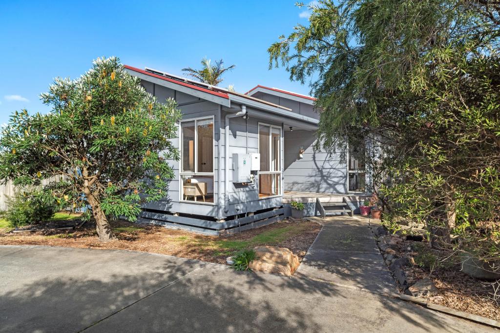 1 Malcalm Ave, Surf Beach, VIC 3922